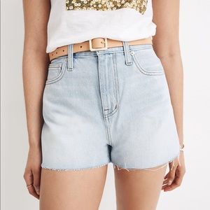 NWT- Madewell- The Momjean Short in Givens Wash - Size 25